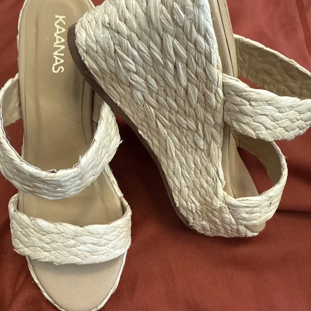 Kaanas Tenerife Wedge Sandal Beige Raffia Size 9 Medium NWT